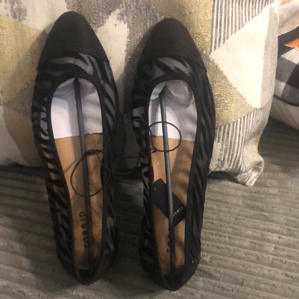 Torrid Zebra Mesh Pointed Toe Flat in Black Size 9.5 WW wide width